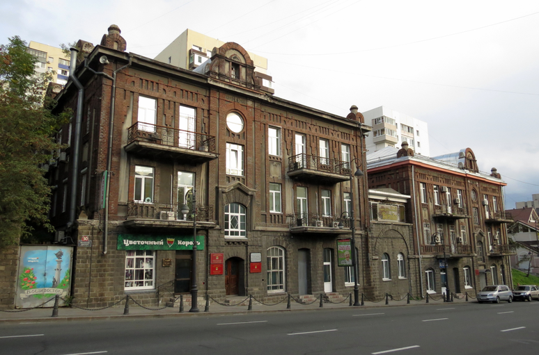 Океанский проспект 30, Ансамбль доходных домов Л. Скидельского)